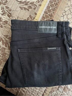 Calvin Klein Jeans Men’s Slim Straight Black Denim